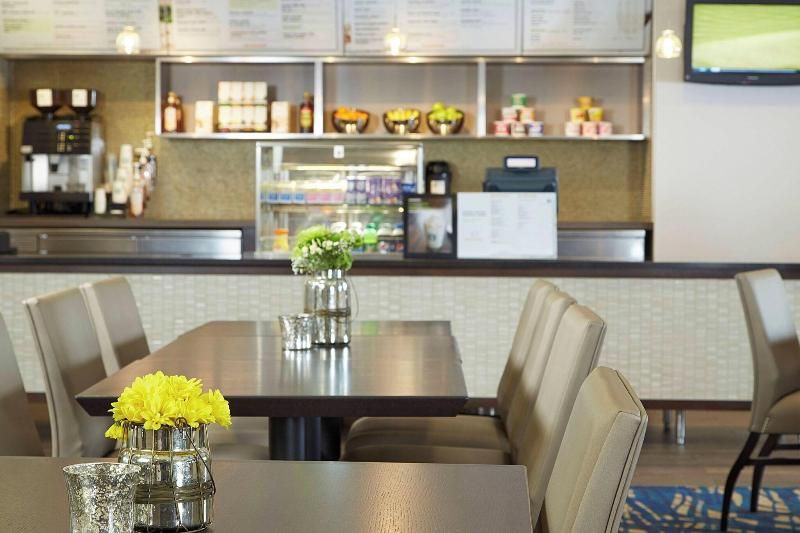 Courtyard Boston Natick 2