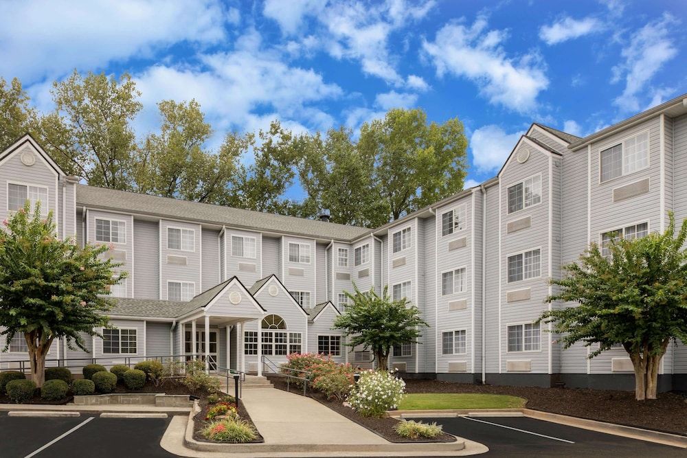 Microtel Inn & Suites by Wyndham Atlanta/Buckhead Area 1