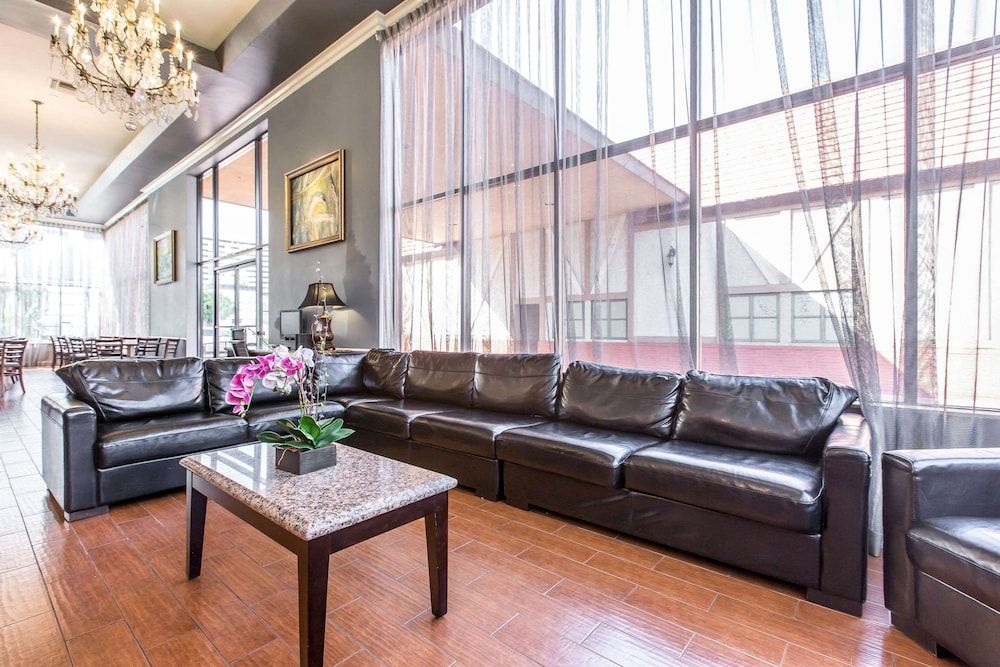 Quality Inn & Suites Bell Gardens-Los Angeles 3