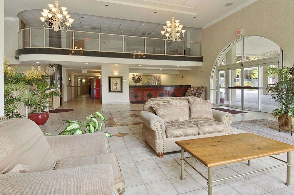 Ramada by Wyndham SeaTac Airport 3