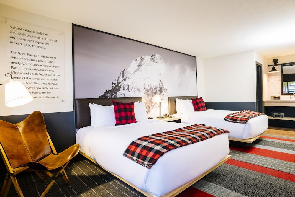 Mountain Modern Motel 2