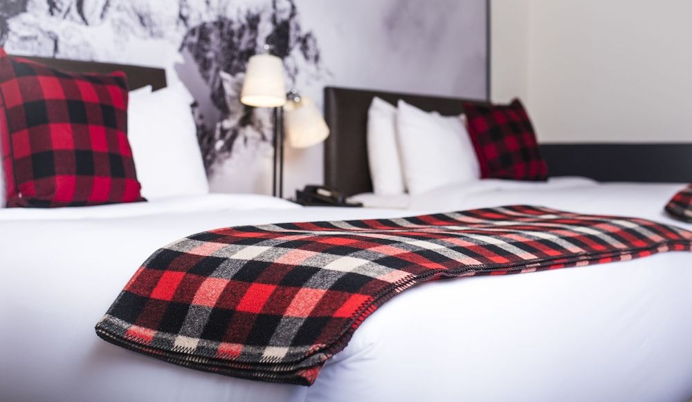 Mountain Modern Motel 3