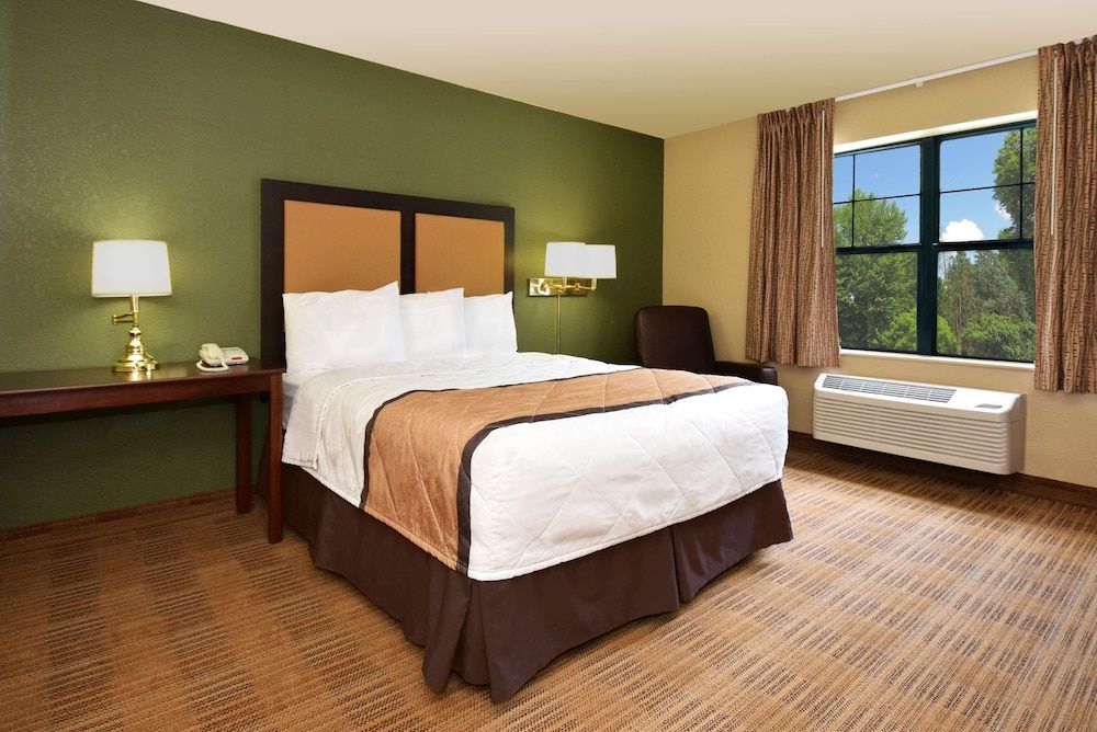 Extended Stay America Suites Orange County John Wayne Airprt 3