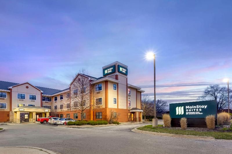 MainStay Suites Chicago Hillside 2