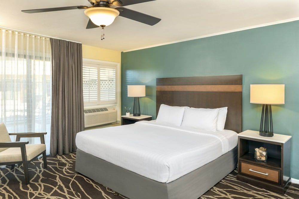 Wyndham Garden Ventura Pierpont Inn 2