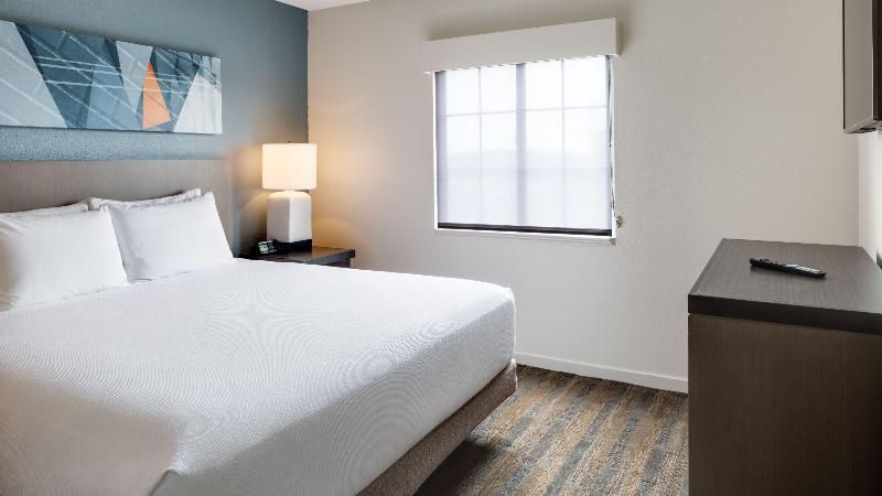 Hyatt House Boston/Waltham 3