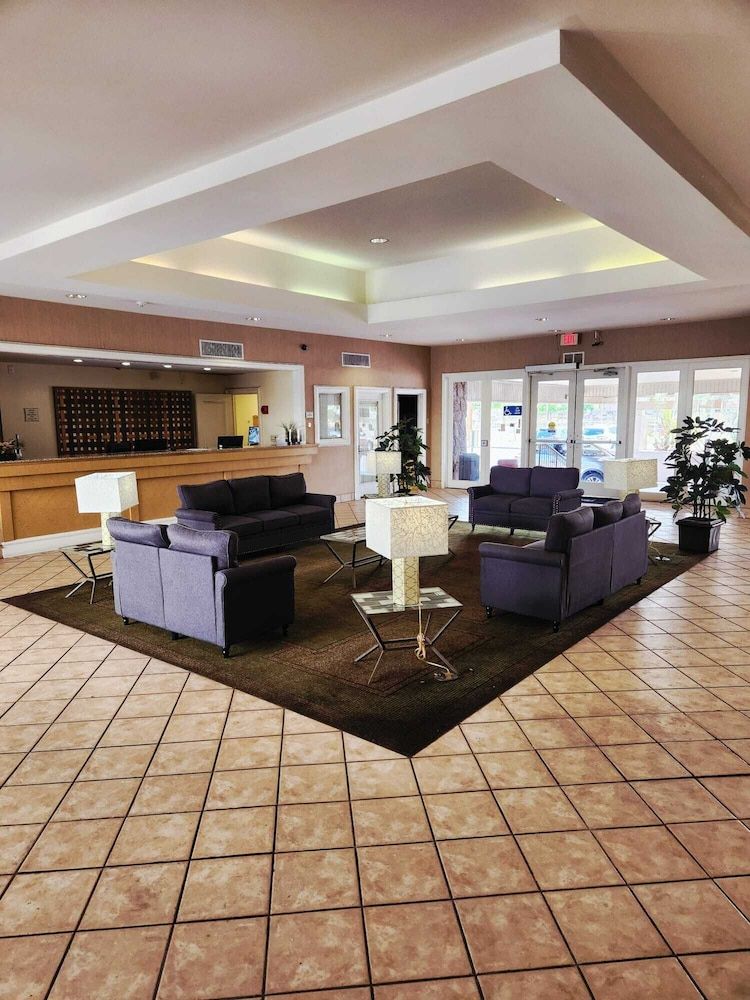 Travelodge by Wyndham Phoenix North 3