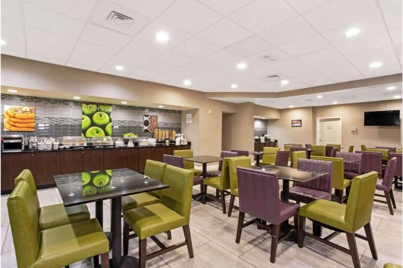 La Quinta Inn & Suites Boston Andover 2