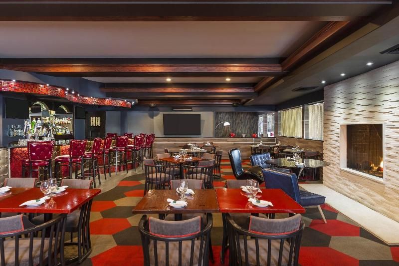 Four Points by Sheraton Chicago O'Hare Airport 3