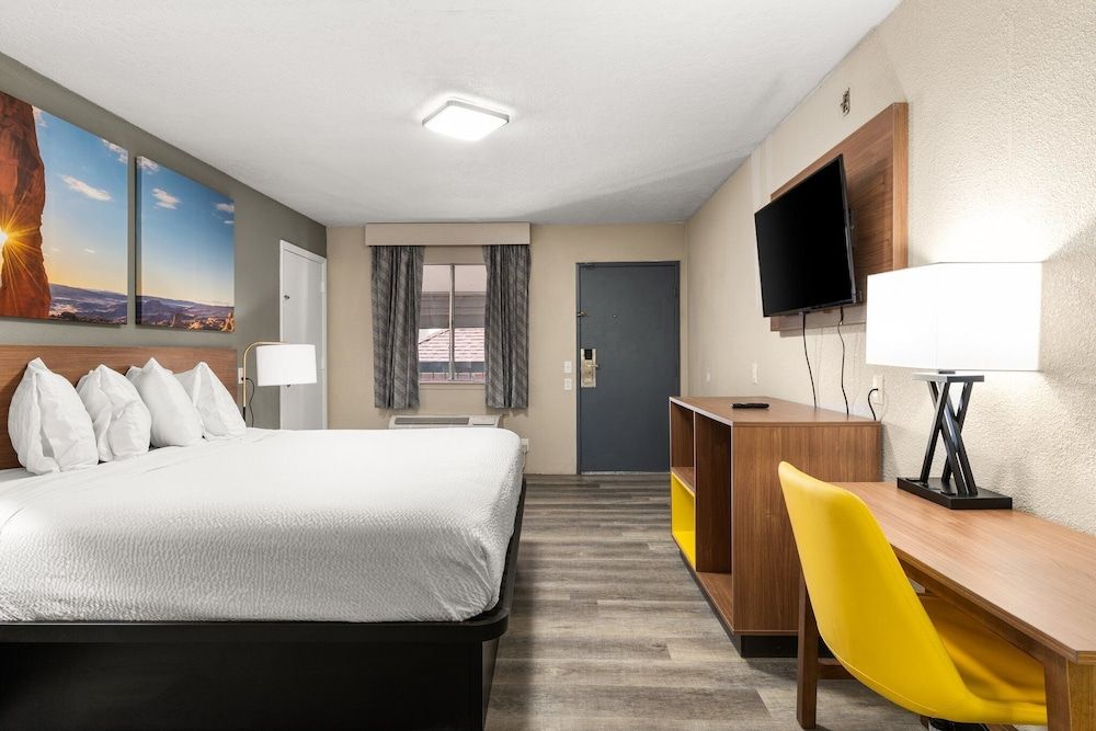 Days Inn by Wyndham Albuquerque Northeast 3