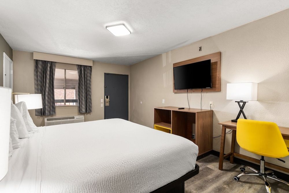 Days Inn by Wyndham Albuquerque Northeast 2