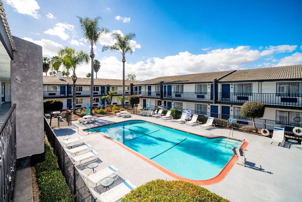 The Buena Park Hotel & Suites 3 estrellas en Buena Park