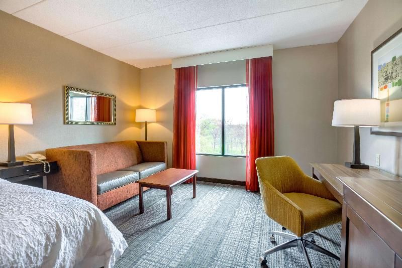 Hampton Inn Boston-Norwood 3