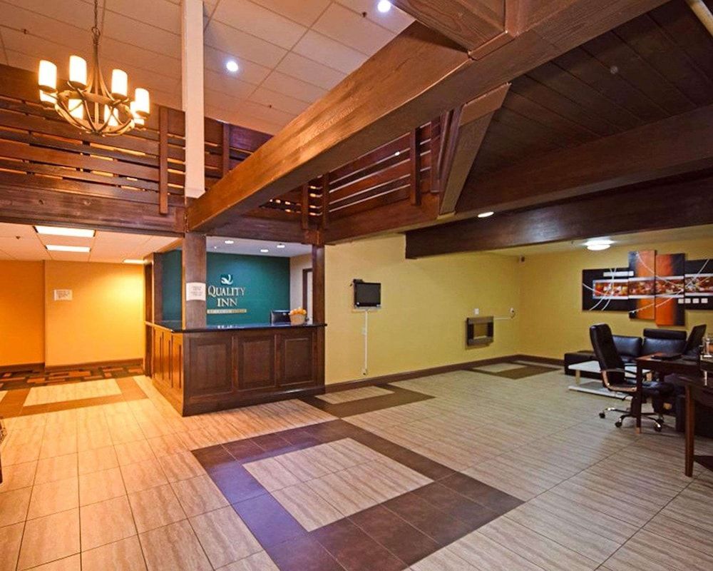 Quality Inn near Mammoth Mountain Ski Resort 3