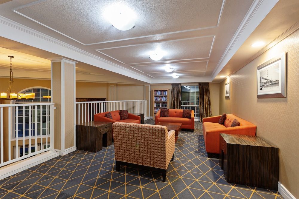 Holiday Inn Hotel & Suites San Mateo-San Francisco SFO by IHG 2