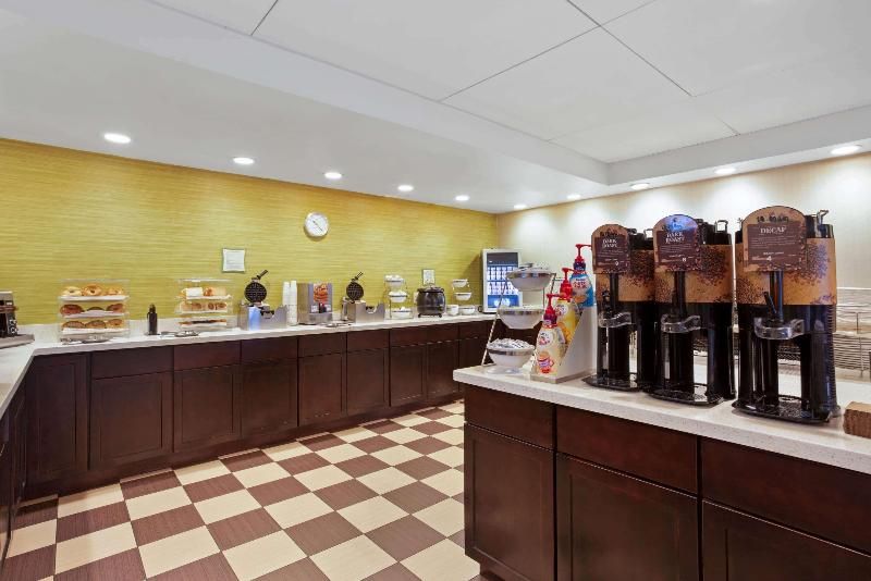 La Quinta Inn Suites By Wyndham Springfield Ma 2