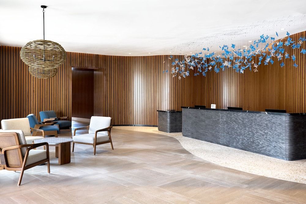 VEA Newport Beach, A Marriott Resort & Spa 3