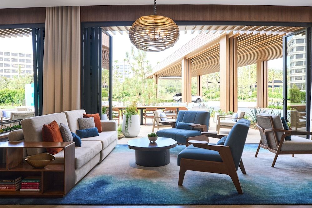 VEA Newport Beach, A Marriott Resort & Spa 2