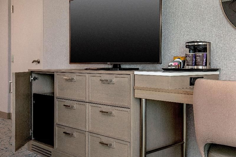 DoubleTree by Hilton Hotel Chicago North Shore 4 estrelas em Skokie