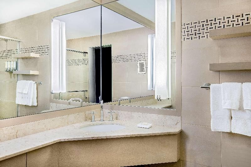 The Royal Sonesta Boston 3