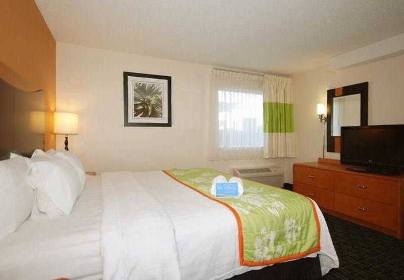 Fairfield Inn Boston Dedham 2