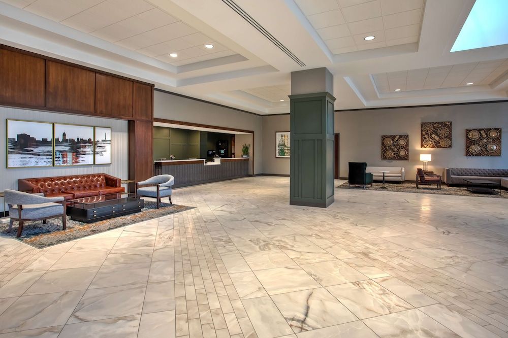 DoubleTree by Hilton Lansing 3