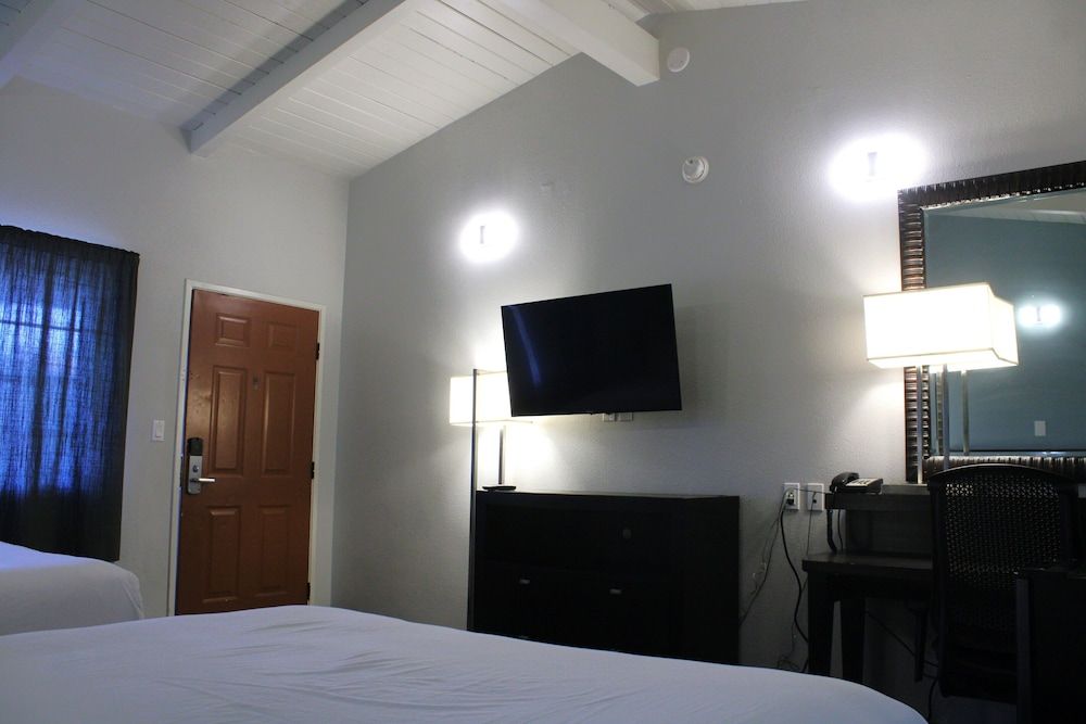 Sunset Inn 3
