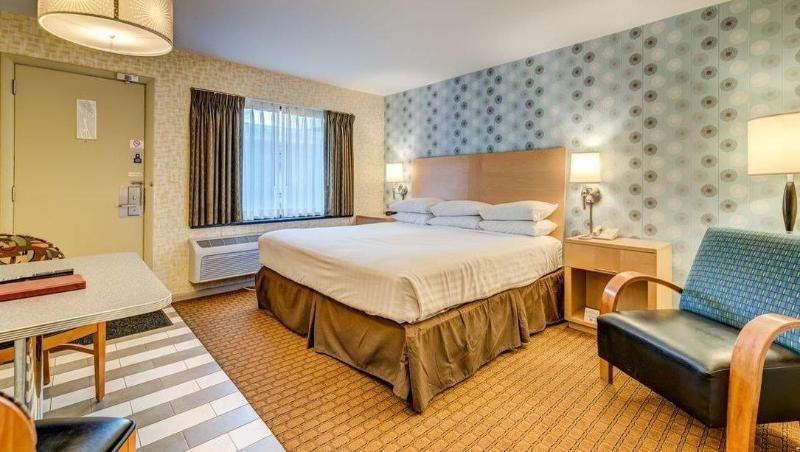 Carleton of Oak Park 2