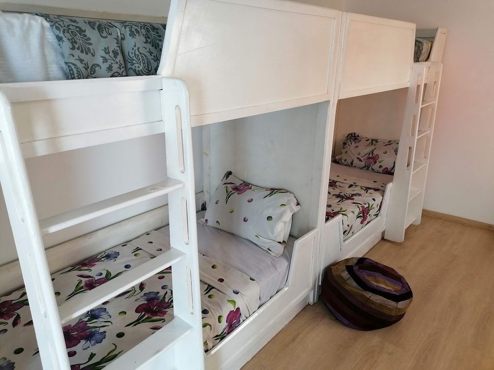 Cozy White House - Hostel 3