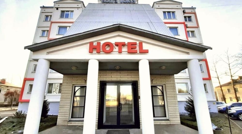 MaxRooms Volga Hollywood