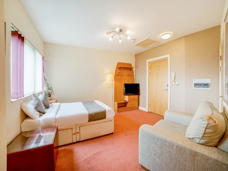 Flagship Chase Suites