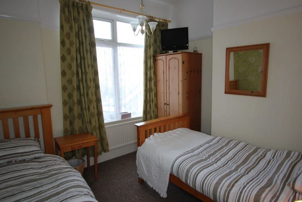 Bay Court 3