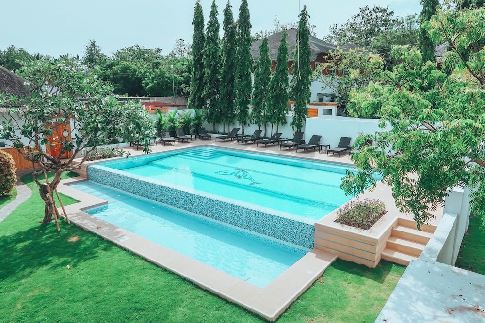 Liquid Dive Resort 1