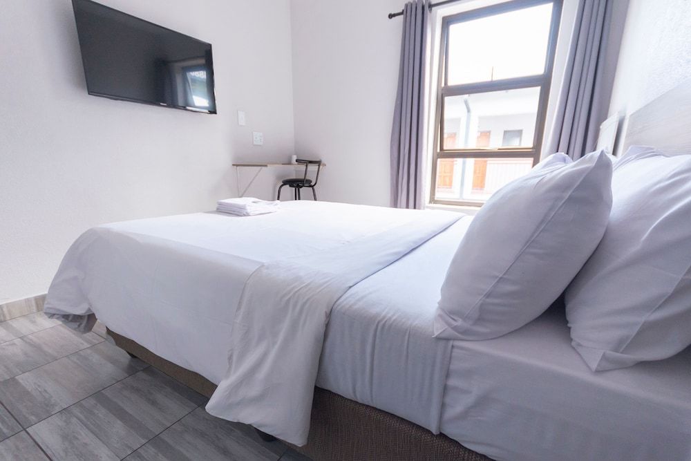 Ecomotel O.R Tambo Intl 2