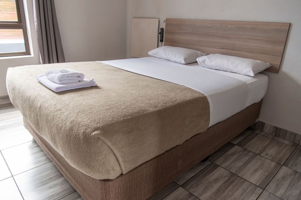 Ecomotel O.R Tambo Intl 3