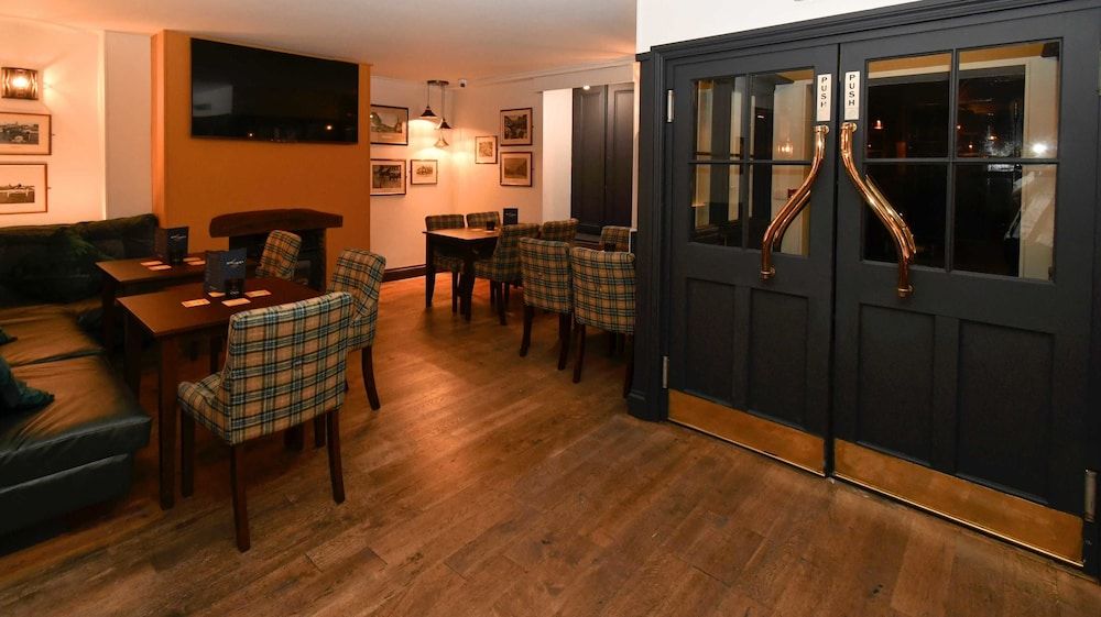 The Rose and Crown Hotel 2