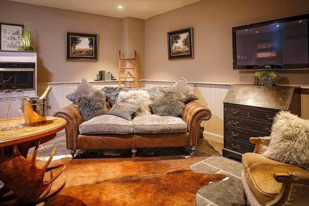 The Stalls at Gileston Manor 3