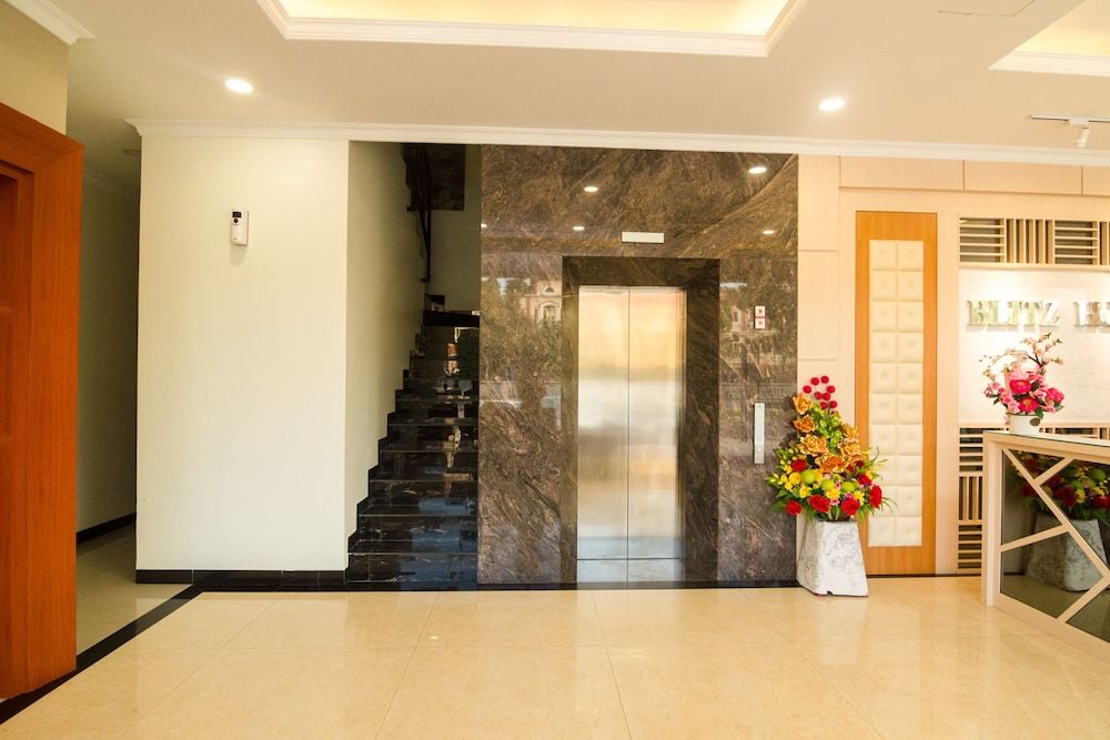 Blitz Hotel Batam Centre 1