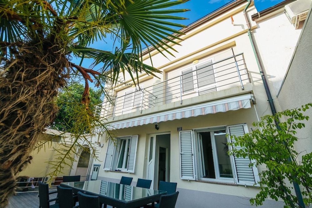 Skunca's house - Adults Only