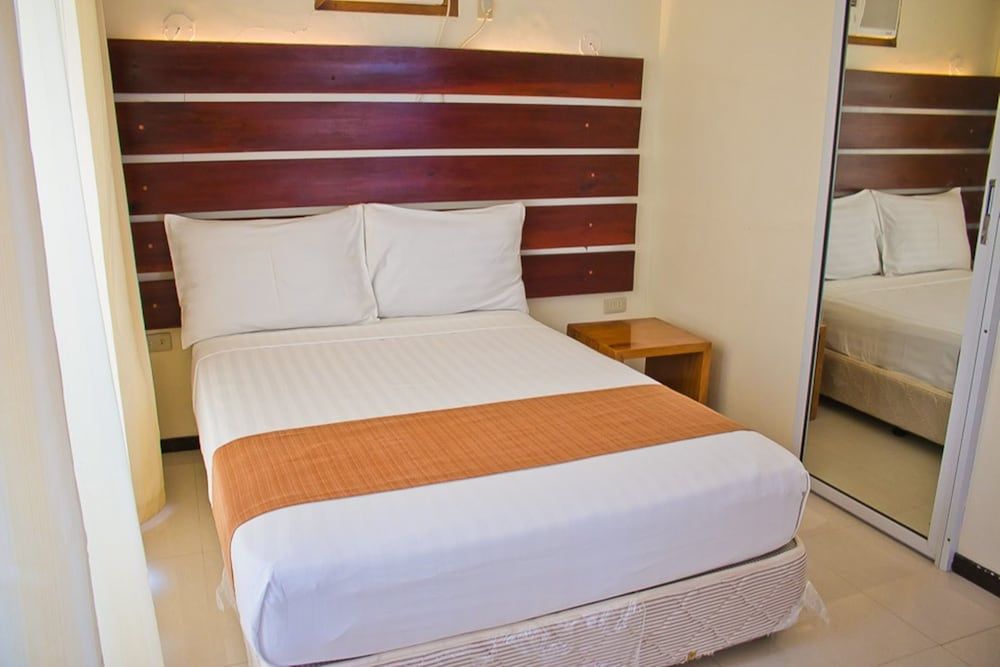 Caluwayan Palm Island Resort 3