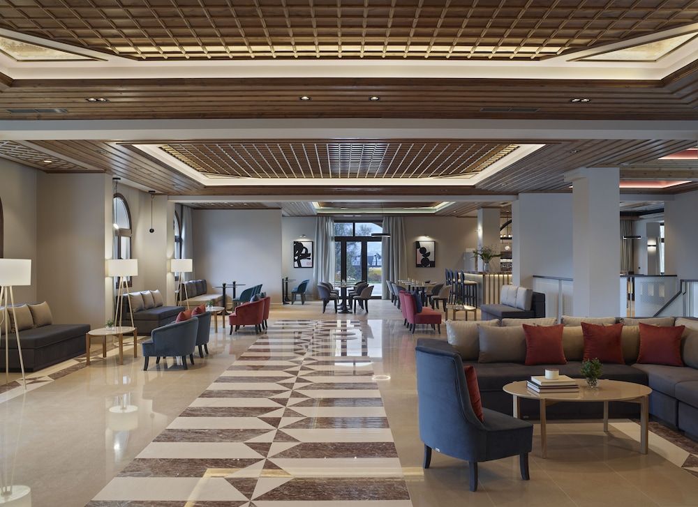 The Lake Hotel 3