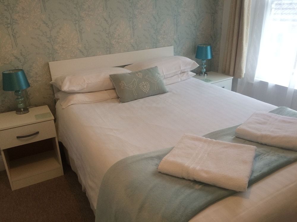 Rooms at The Highcliffe 2