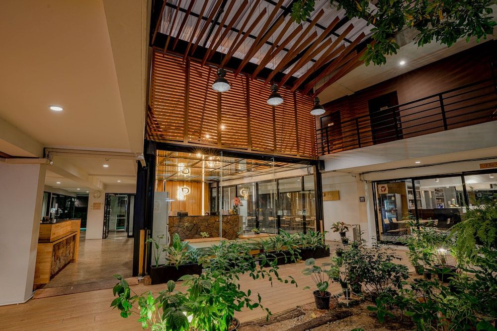 Peace Land Khaosan 2