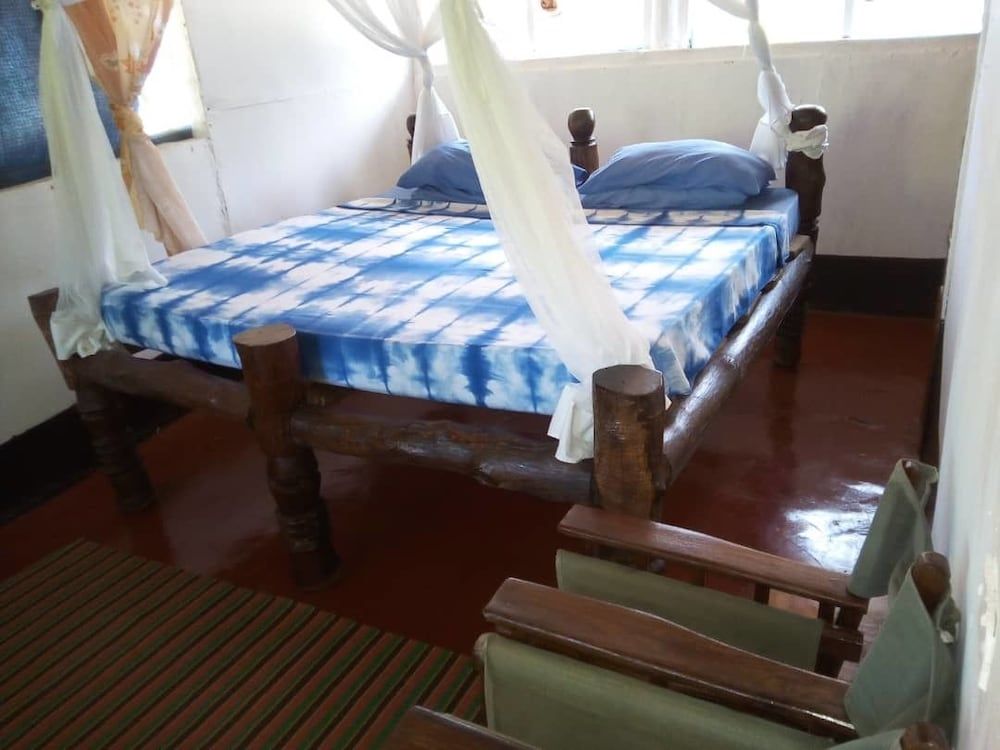 Mafia Beach Bungalows 3