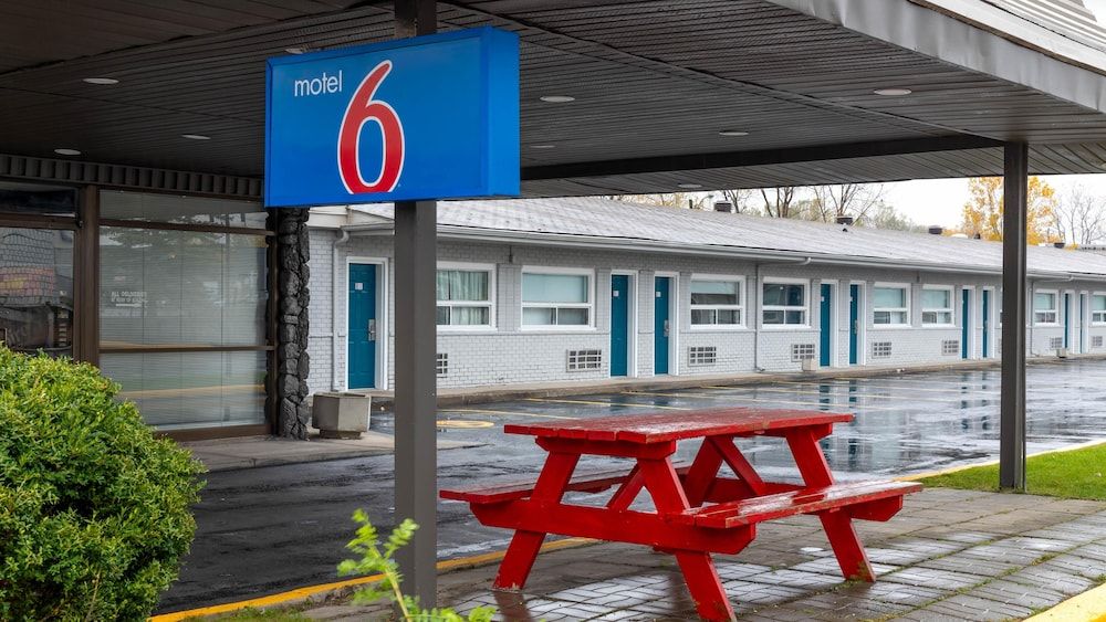 Motel 6 – Cornwall, ON 2 estrellas en Cornwall