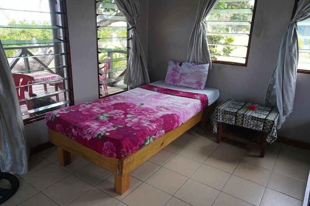 Safe Landing Eco Lodge 2