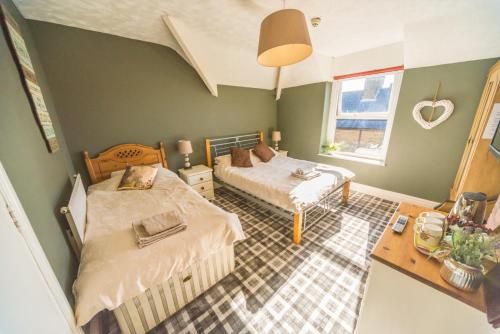 Compton Guest House 3