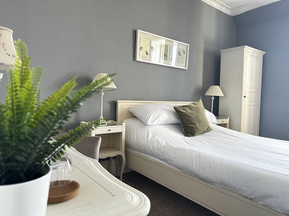 Station Lounge & Rooms 2