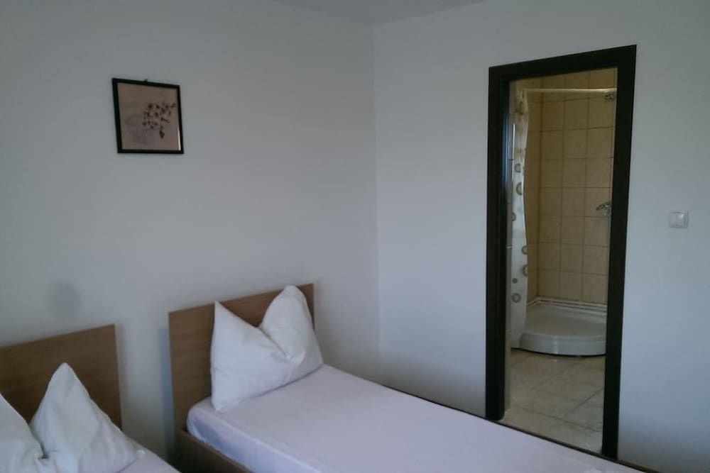 Casa Noastra Vama Veche 3