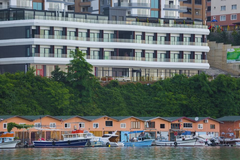 Royal Comfort Hotel 4 étoiles à Araklı